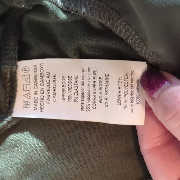 2/$10 Michael Kors sleeveless top in olive green - Picture 5 of 5